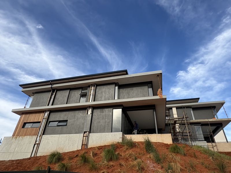 LUXURY ESTATE LIVING. - Photo 1