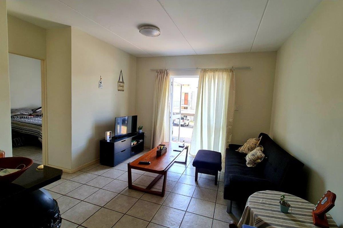 1 BEDROOM APARTMENT TO LET - Photo 4
