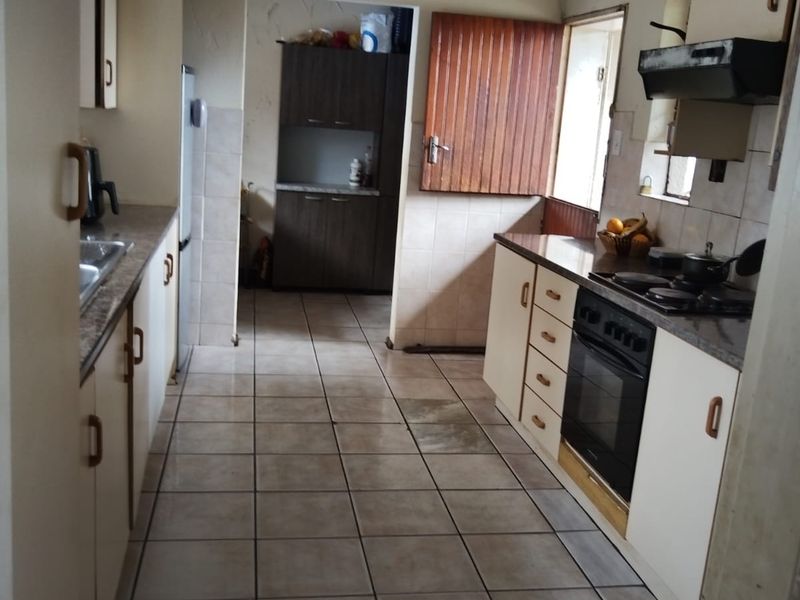 4 Bedroom house to let - Photo 9