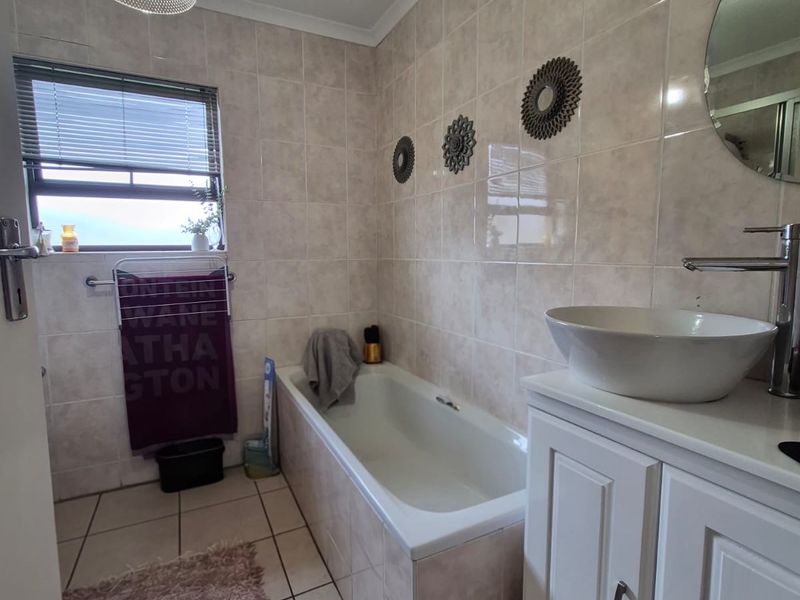 Immaculate 2 bedroom apartment for sale - Photo 6