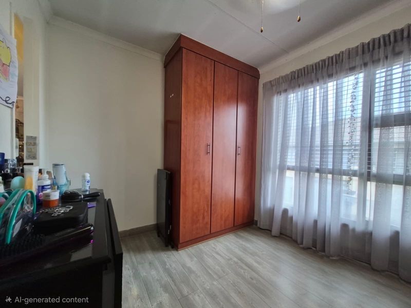 Immaculate 2 bedroom apartment for sale - Photo 3