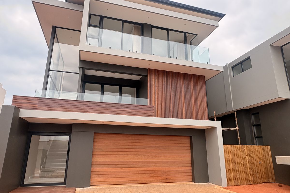 THE PERFECT COASTAL ESTATE LIVING. - Photo 2