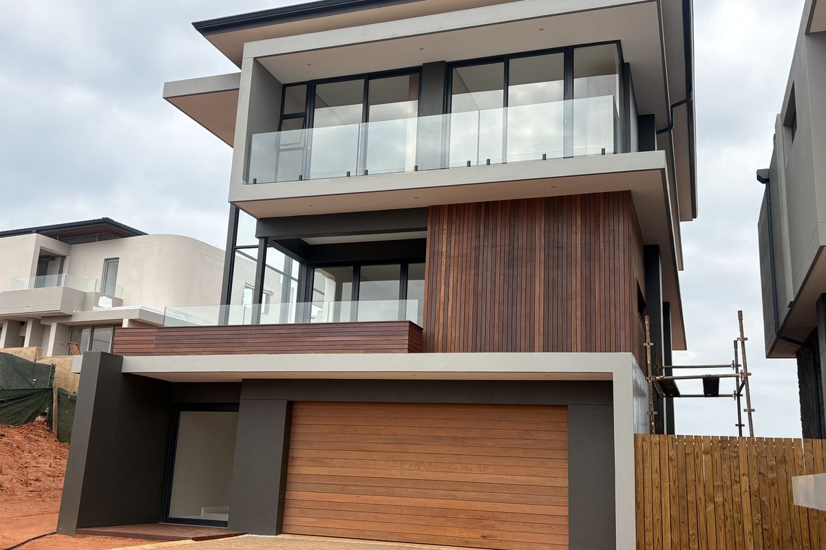 THE PERFECT COASTAL ESTATE LIVING. - Photo 5
