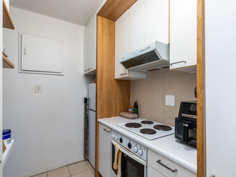 Well Positioned One Bedroom Apartment for rent in the heart of Sea Point - Photo 9