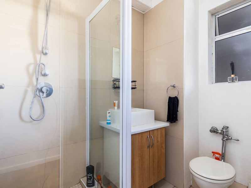 Well Positioned One Bedroom Apartment for rent in the heart of Sea Point - Photo 6