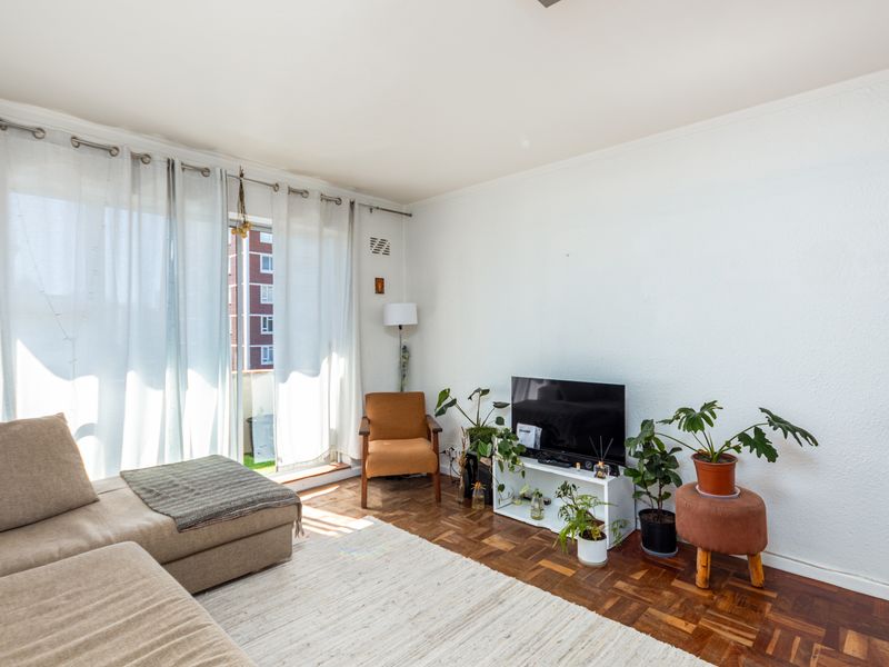 Well Positioned One Bedroom Apartment for rent in the heart of Sea Point - Photo 2