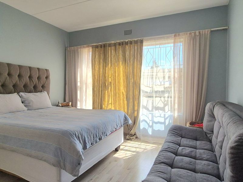 Spacious & Modern - Photo 8