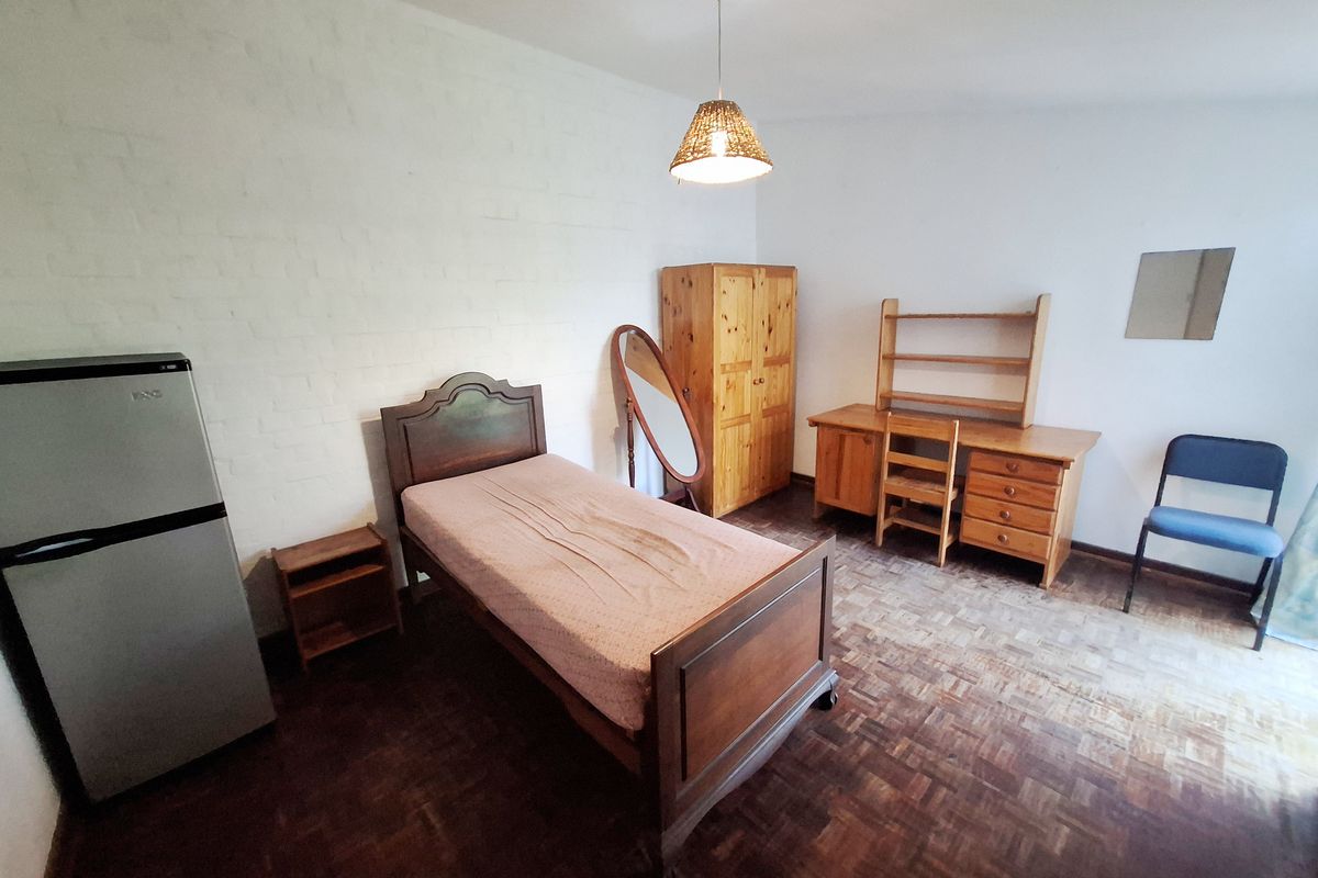 SUMMERSTRAND FURNISHED ROOM IN SHARED HOUSE FOR RENT - Photo 2