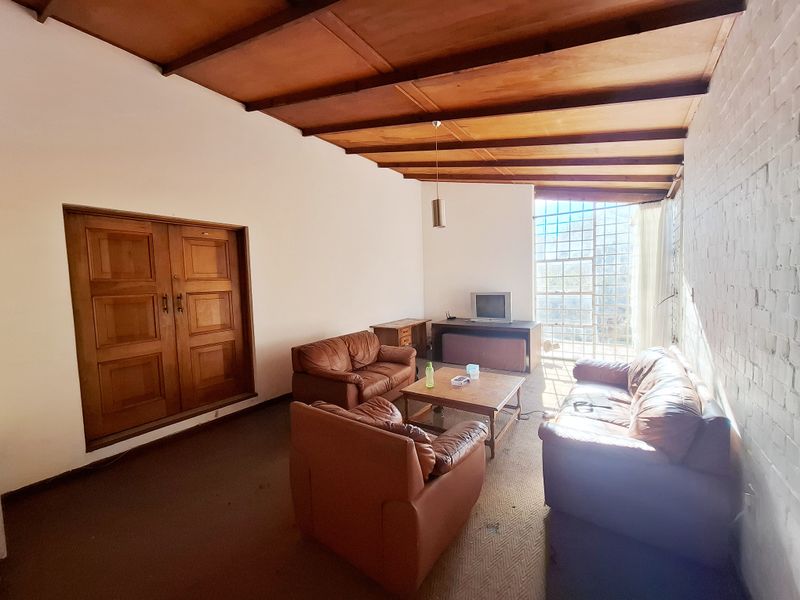 SUMMERSTRAND FURNISHED ROOM IN SHARED HOUSE FOR RENT - Photo 4