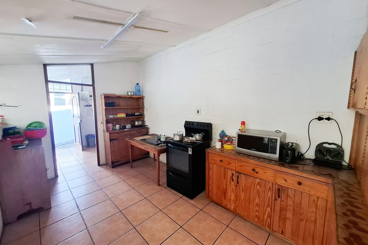 SUMMERSTRAND FURNISHED ROOM IN SHARED HOUSE FOR RENT - Photo 5