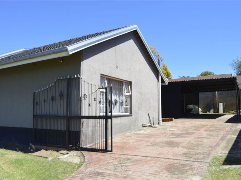 Space, Flatlet & Endless Potential – Don’t Miss This! - Photo 2