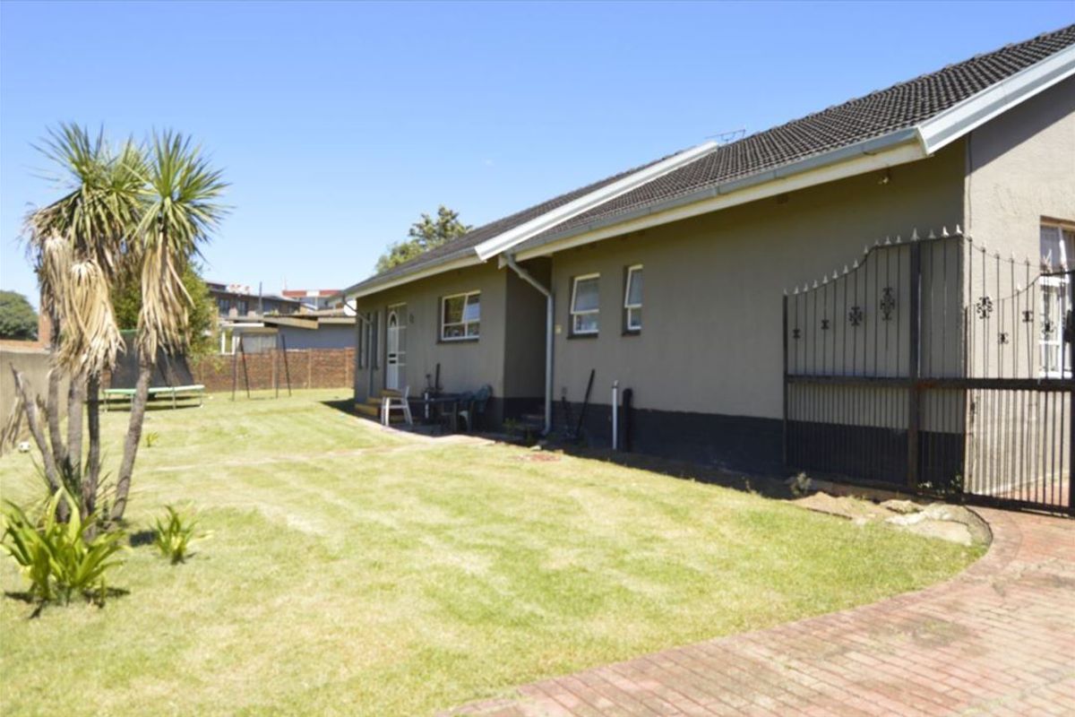 Space, Flatlet & Endless Potential – Don’t Miss This! - Photo 3