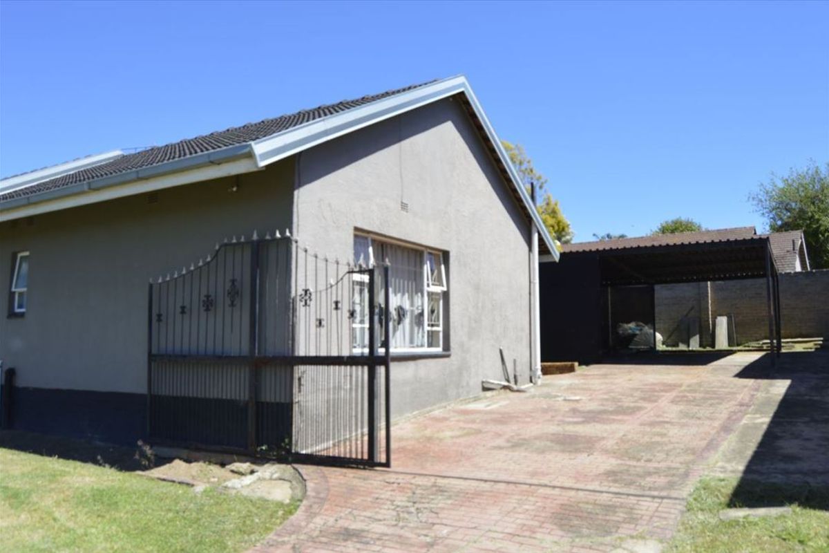 Space, Flatlet & Endless Potential – Don’t Miss This! - Photo 2
