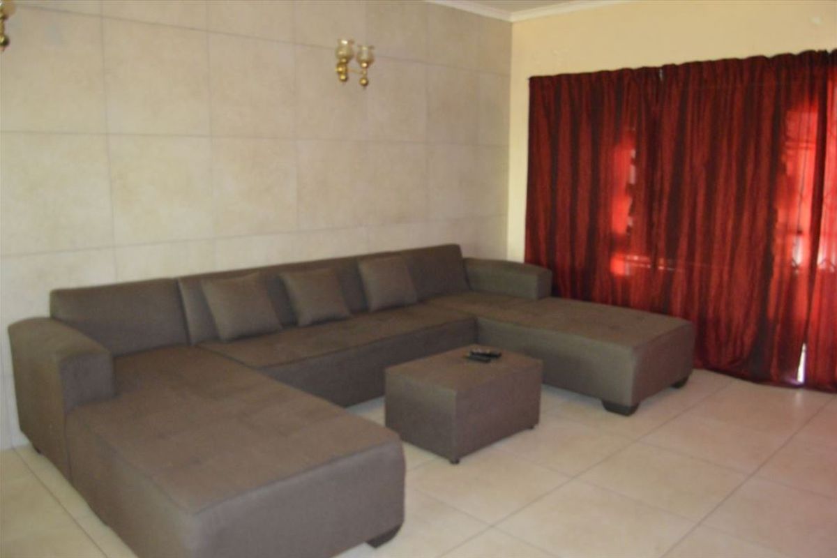 Space, Flatlet & Endless Potential – Don’t Miss This! - Photo 5