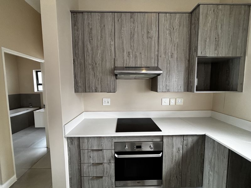 Incredible 2 bed 2 bath - Photo 9