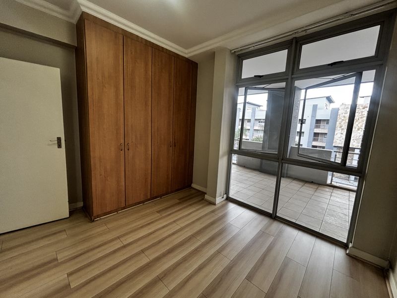 2 bed 2 bath wow - Photo 9