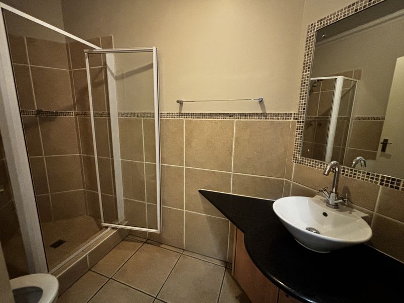 2 bed 2 bath wow - Photo 10