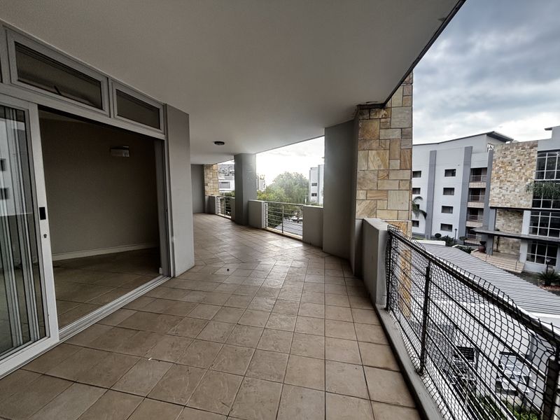 2 bed 2 bath wow - Photo 2