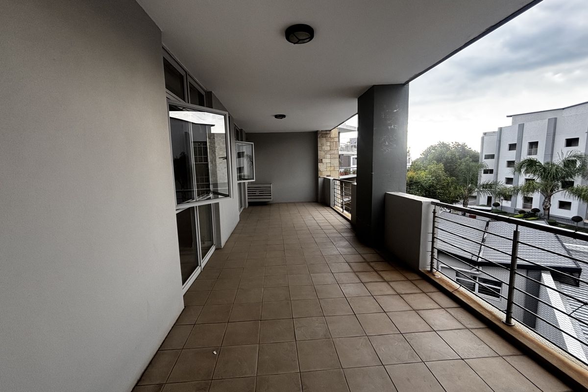 2 bed 2 bath wow - Photo 5