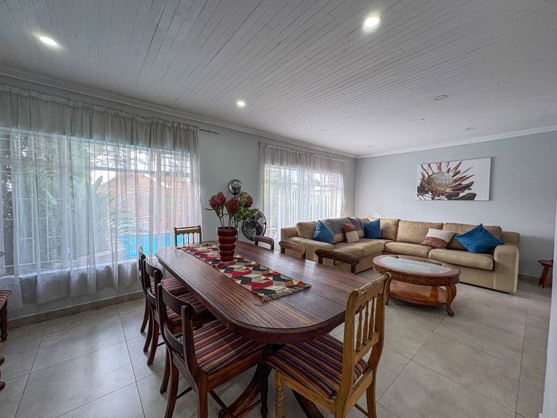 Three bedroom townhouse for sale - Photo 9