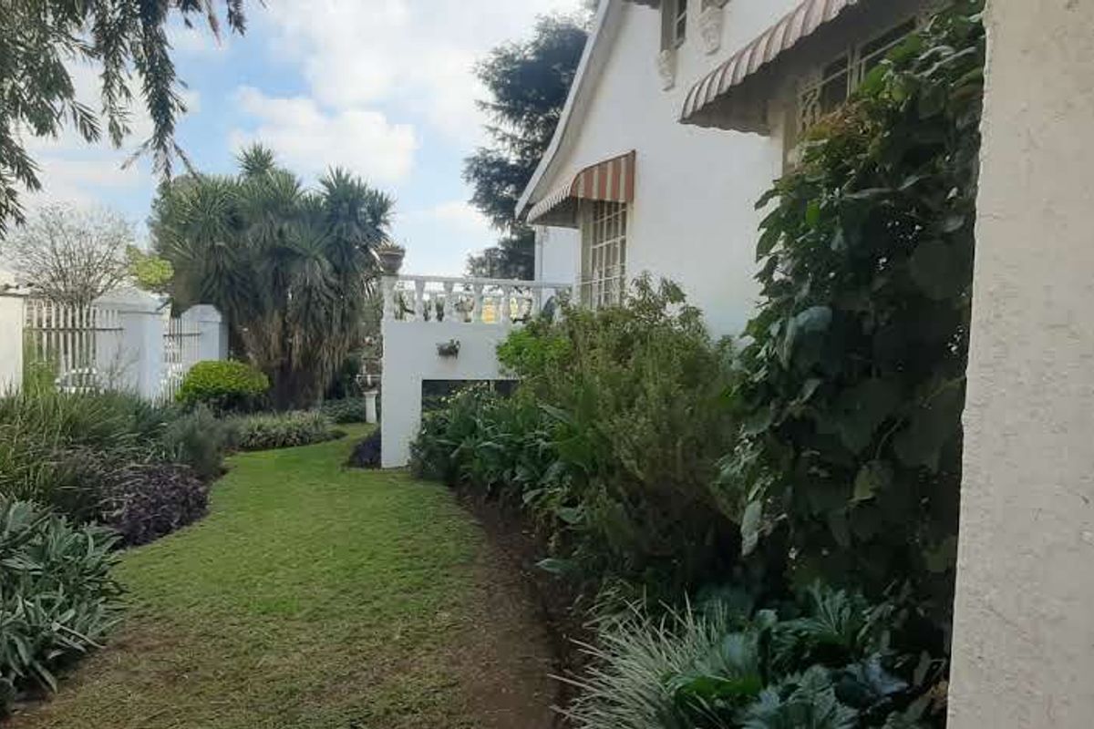 Your Private Oasis with Lapa & Landscaped Garden! - Photo 3