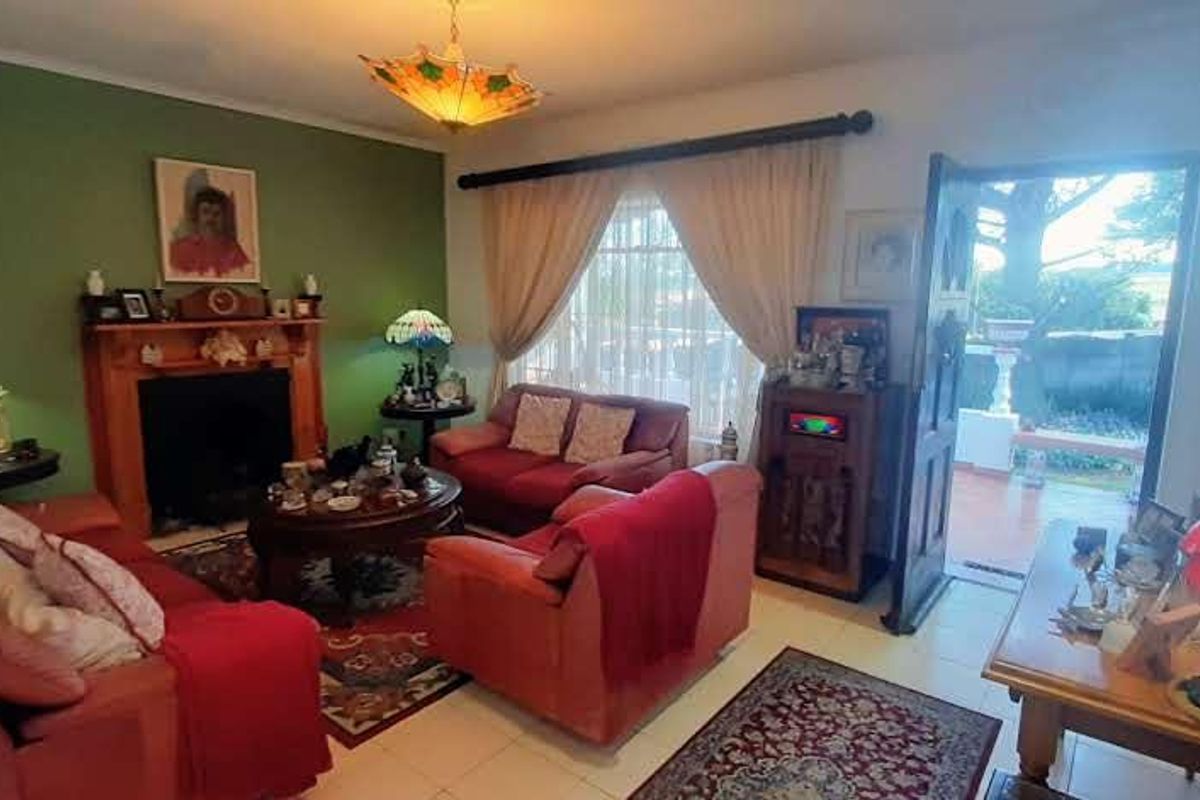 Your Private Oasis with Lapa & Landscaped Garden! - Photo 5