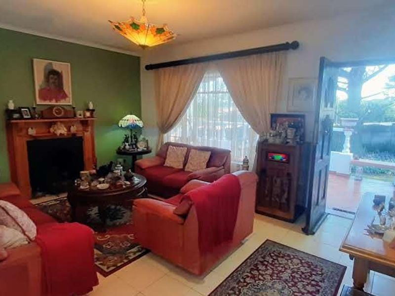 Your Private Oasis with Lapa & Landscaped Garden! - Photo 5