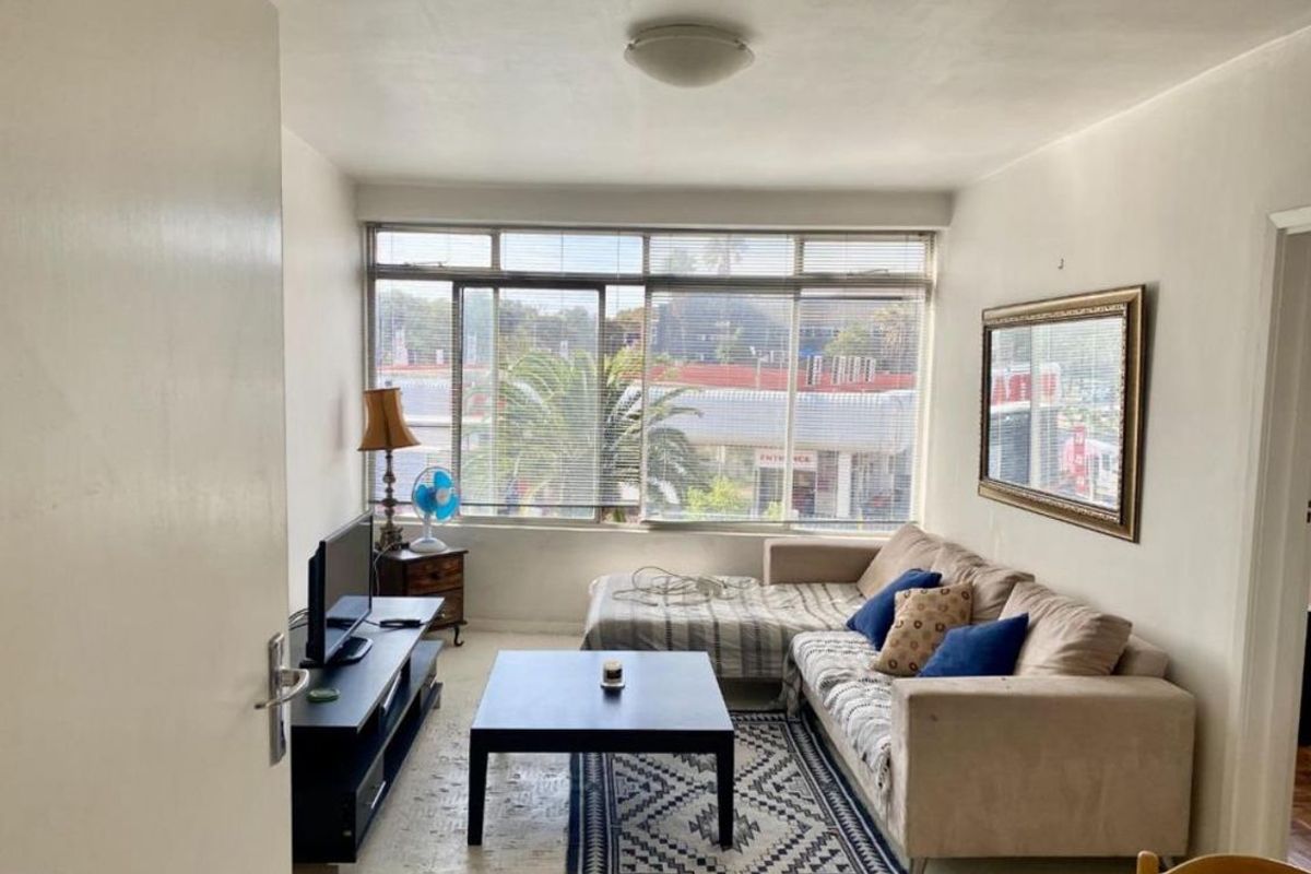 1 Beroom Apartment to rent in Sea Point - Photo 2