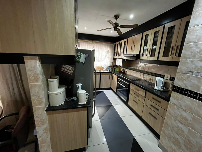 Massive 1,846m2 Double Stand Corner Property in Modder East, Endless Potential! - Photo 7