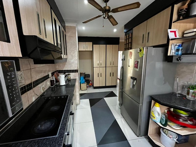 Massive 1,846m2 Double Stand Corner Property in Modder East, Endless Potential! - Photo 6