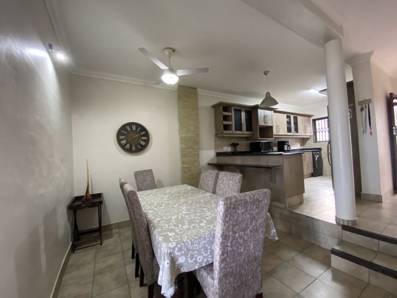 Furnished Beachfront Townhouse with Spectacular Ocean Views - Photo 10