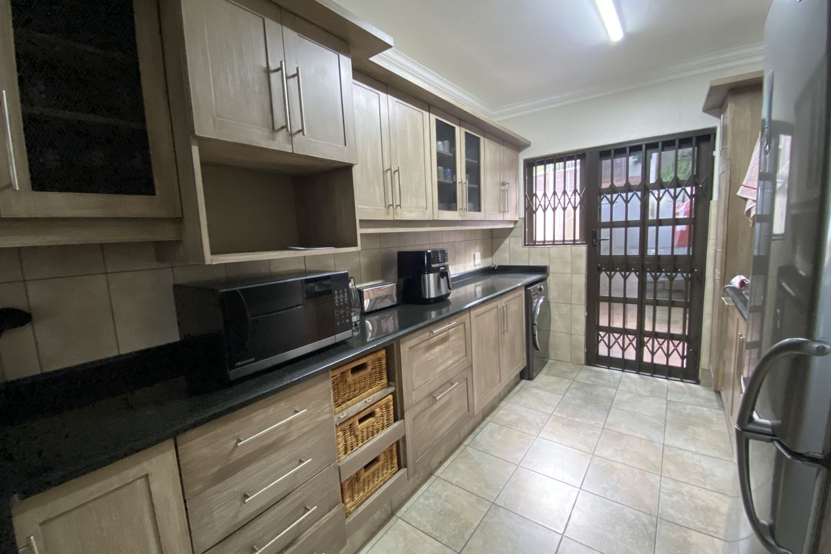 Furnished Beachfront Townhouse with Spectacular Ocean Views - Photo 5