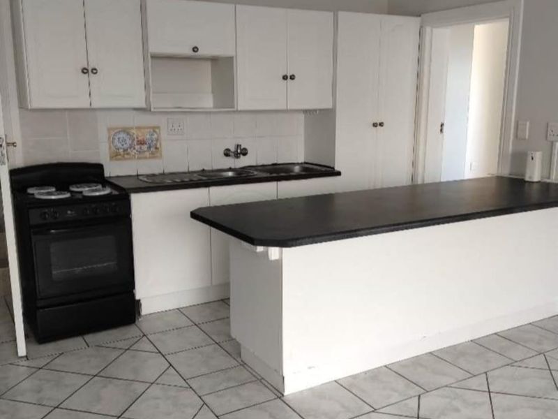 6 Bedroom Multi Level home to Rent in Reebok - Photo 3