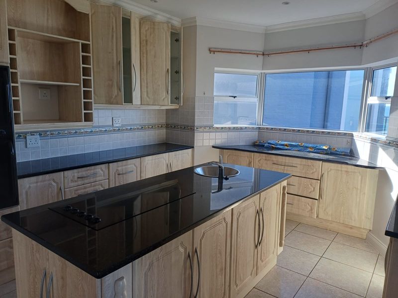 6 Bedroom Multi Level home to Rent in Reebok - Photo 2