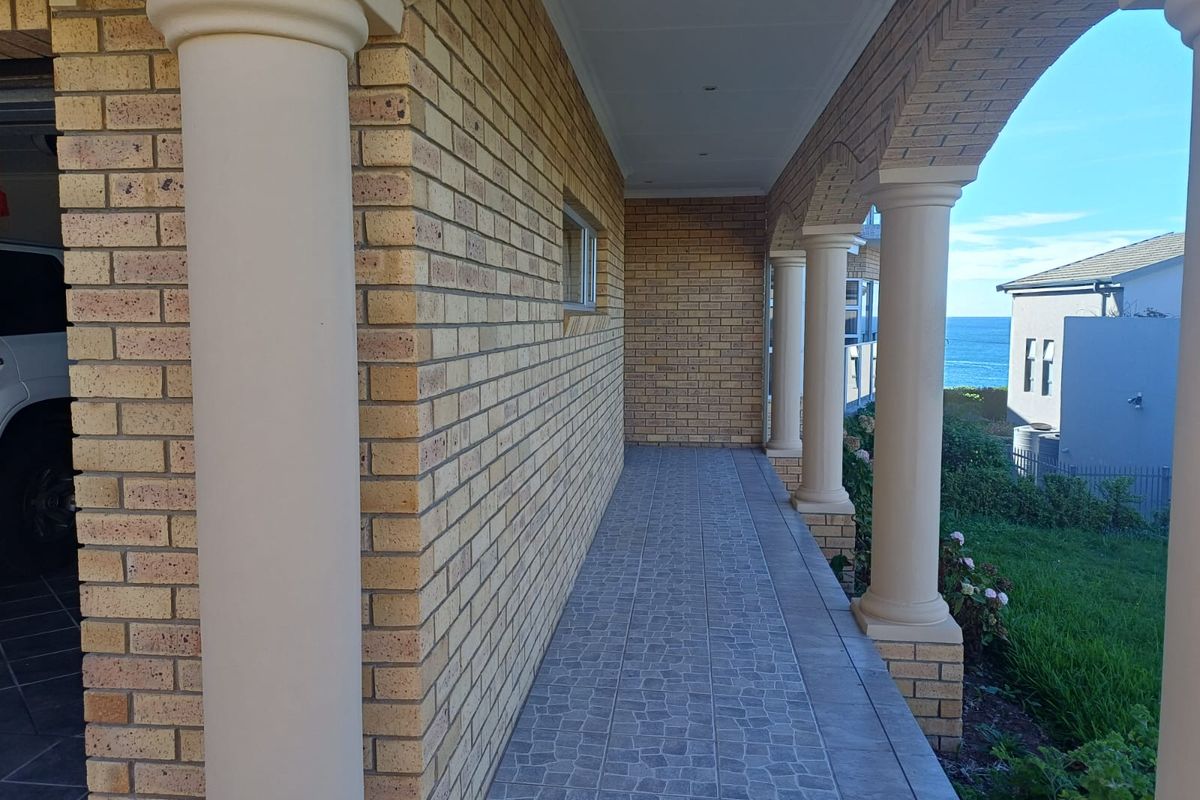 6 Bedroom Multi Level home to Rent in Reebok - Photo 4