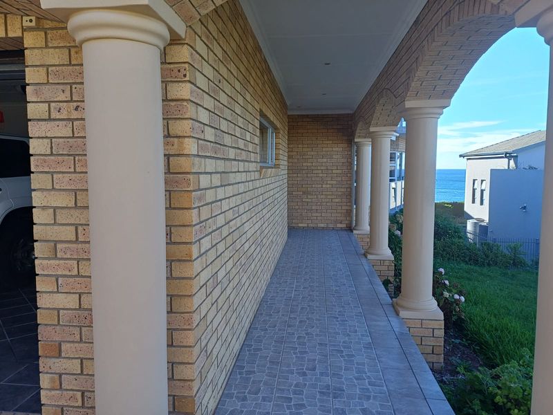 6 Bedroom Multi Level home to Rent in Reebok - Photo 4