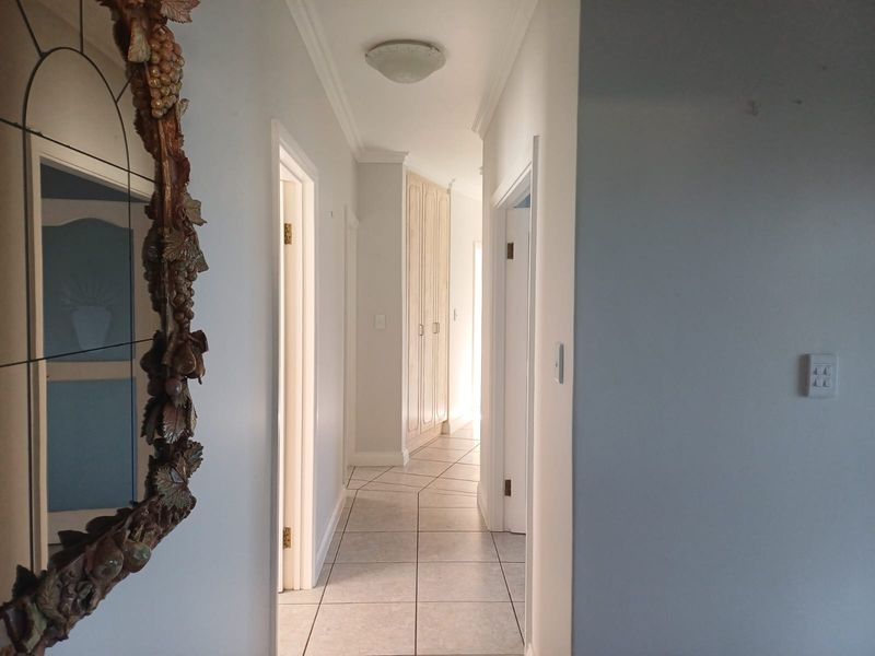 6 Bedroom Multi Level home to Rent in Reebok - Photo 5