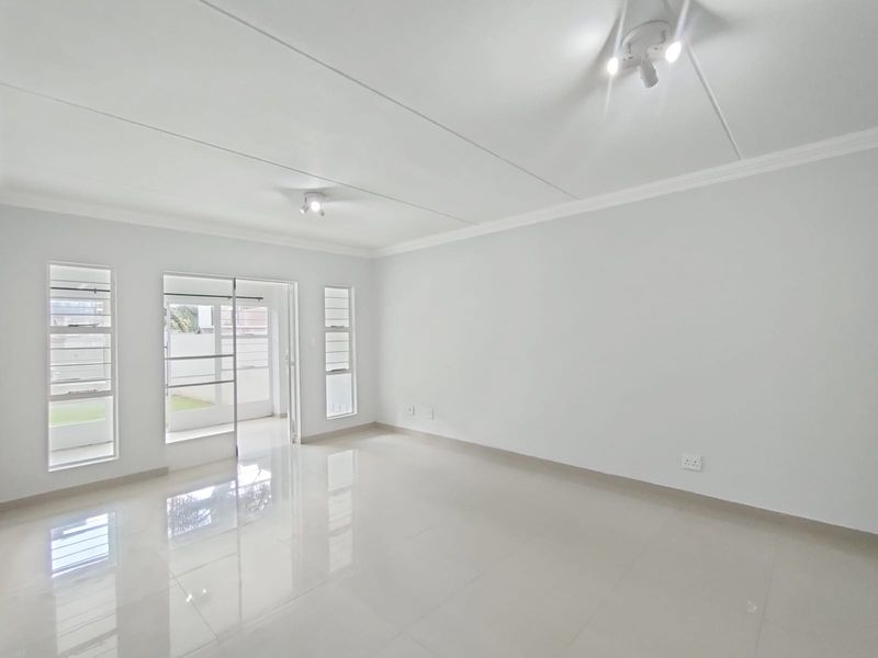 Nice & Neat 2-Bedroom Townhouse with Outdoor Space - Prime Location! - Photo 10