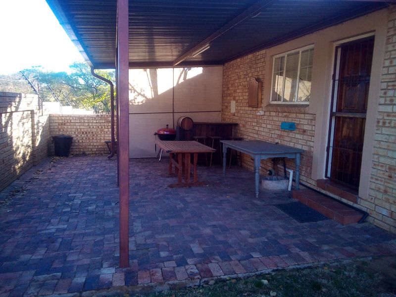 Popular 2 Bedroom Townhouse for sale in Sasolburg - Photo 4