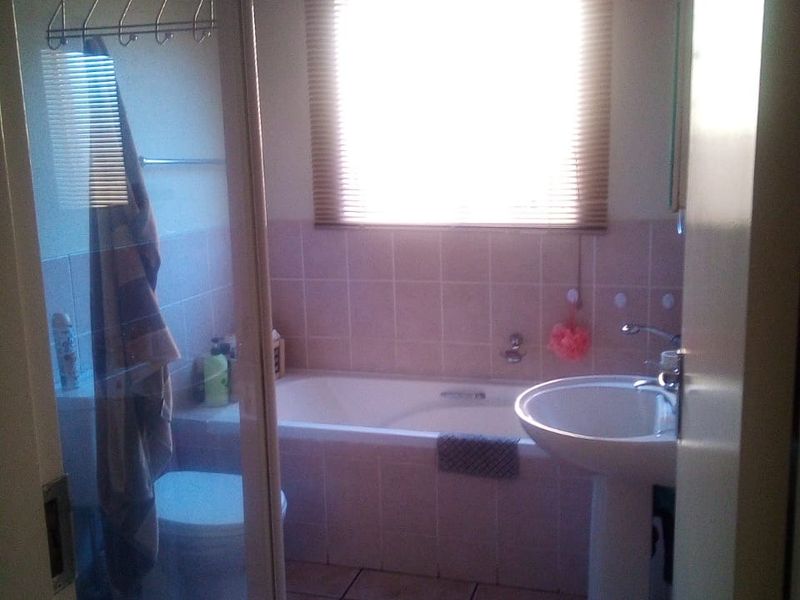 Popular 2 Bedroom Townhouse for sale in Sasolburg - Photo 6