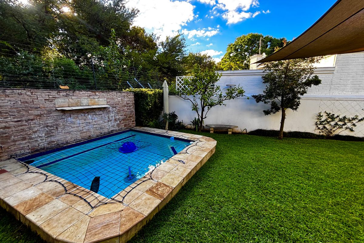 Incredible Gated Estate Family home plus COTTAGE - Photo 2