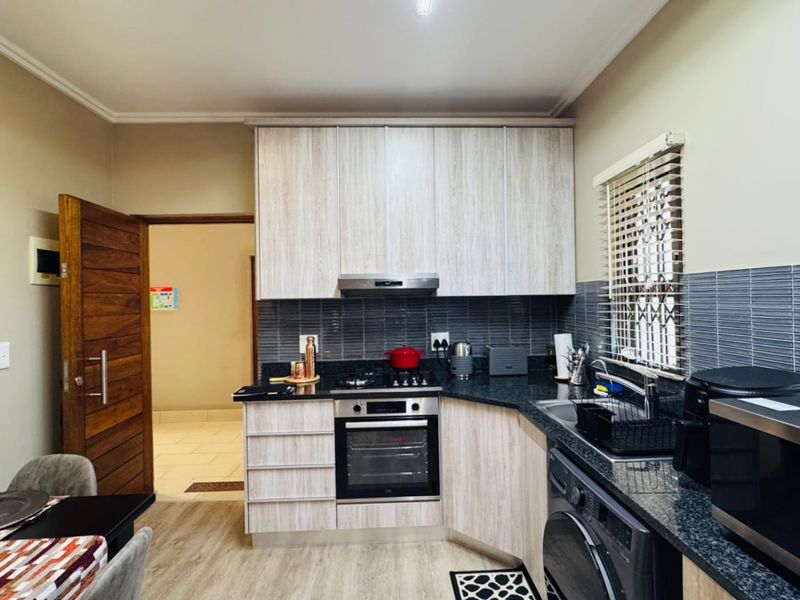 Lovely 2 Bedroom Apartment for sale in Umhlanga Ridge - Photo 10