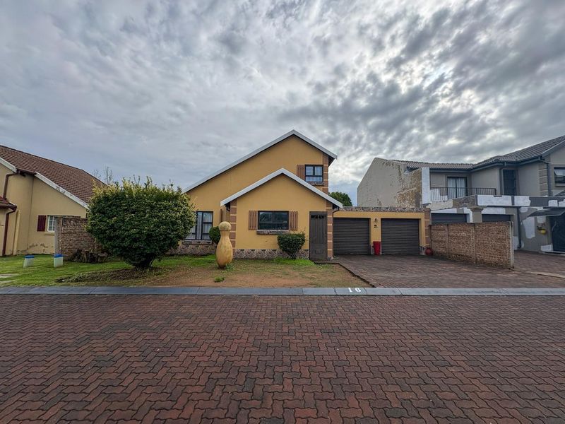 Three bedroom house for sale in Palm Glades - Photo 2