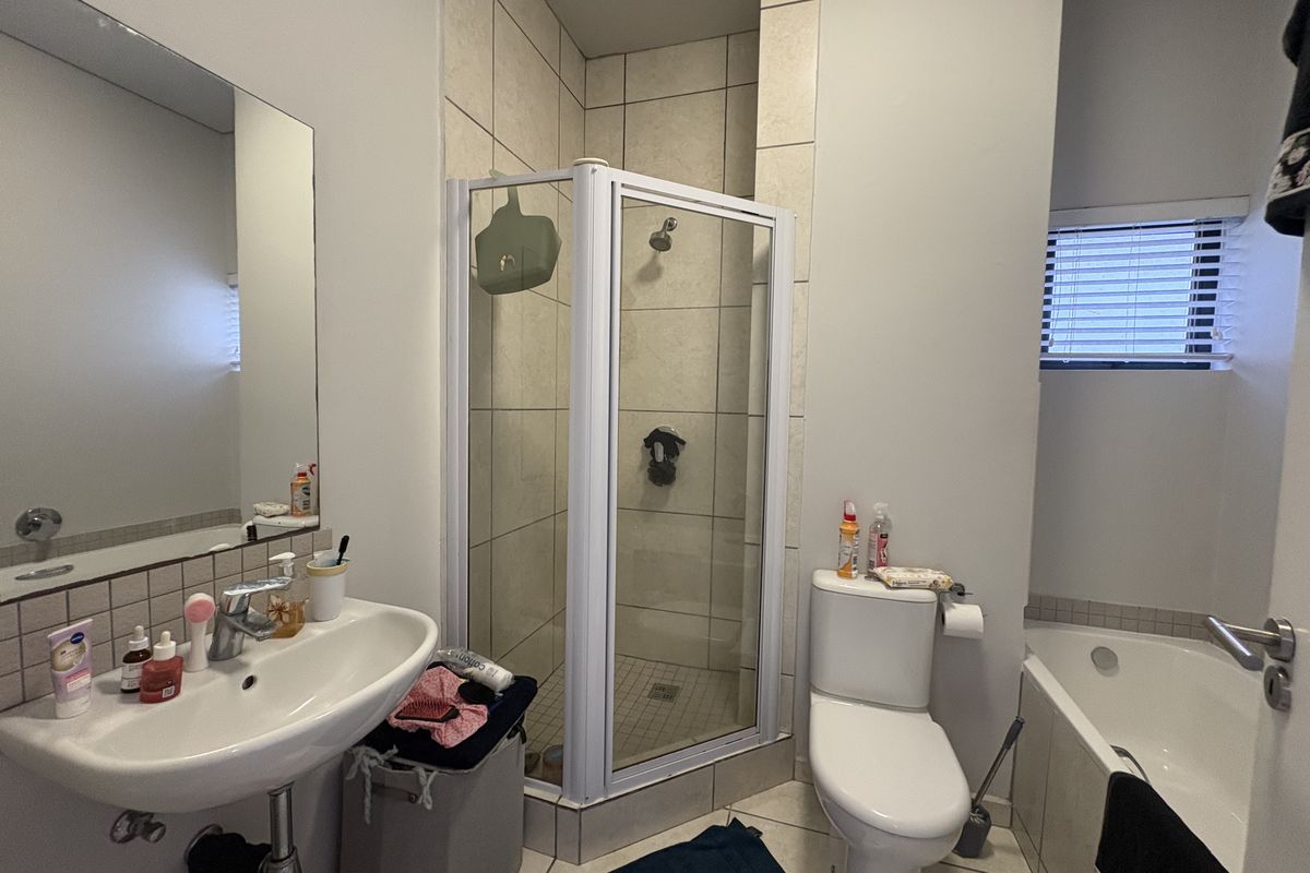 COSY 2-BEDROOM APARTMENT - Photo 3