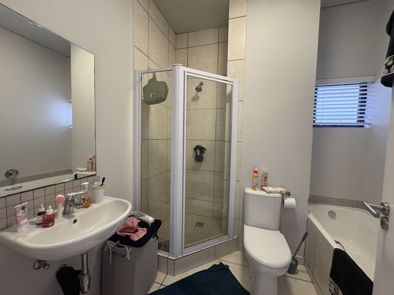 COSY 2-BEDROOM APARTMENT - Photo 3