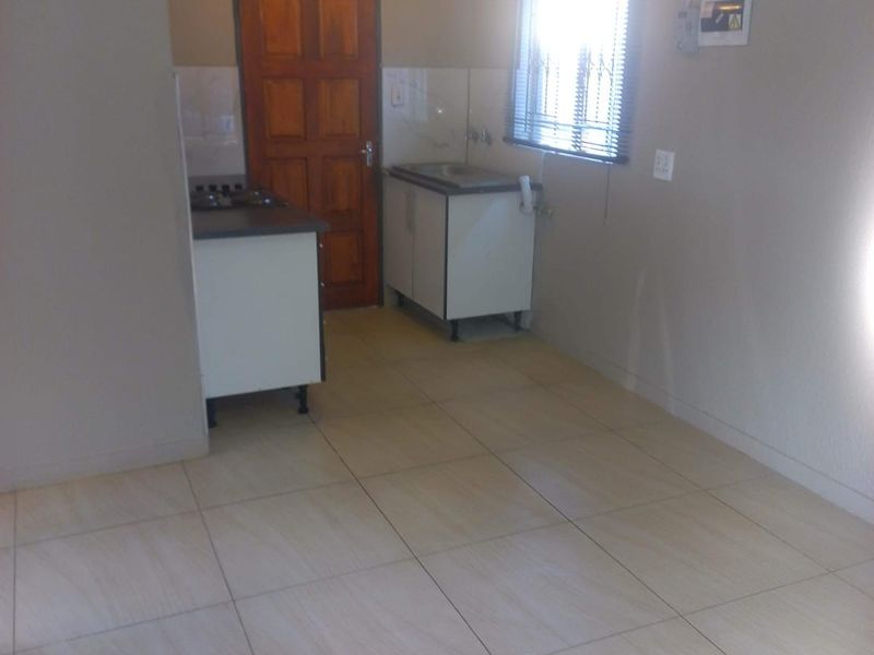2 BEDROOM HOUSE TO LET IN GEMVALLEY FOR R5 500 - Photo 2