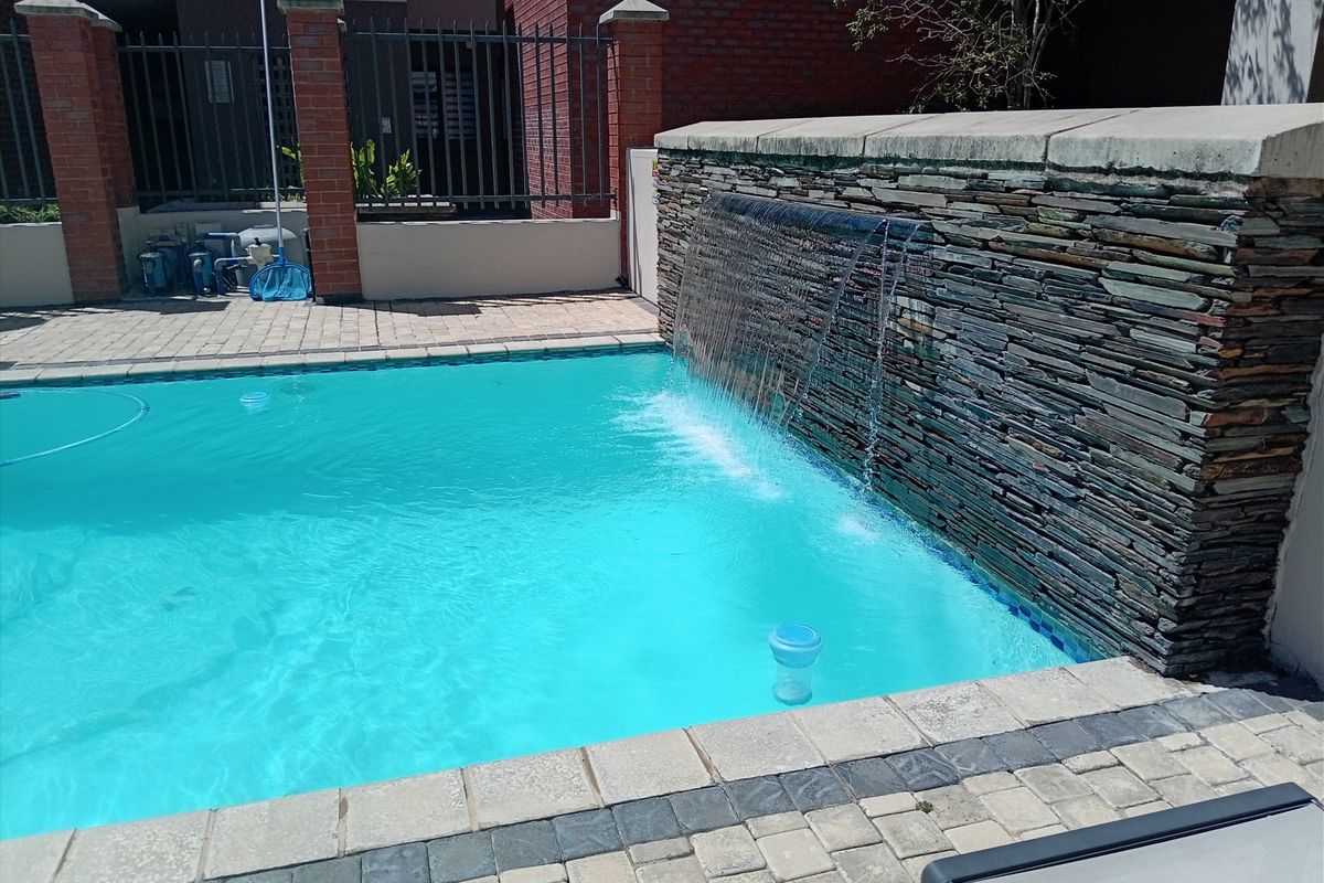 1 Bedroom Apartment for Sale in Ridge Town Central - Photo 2