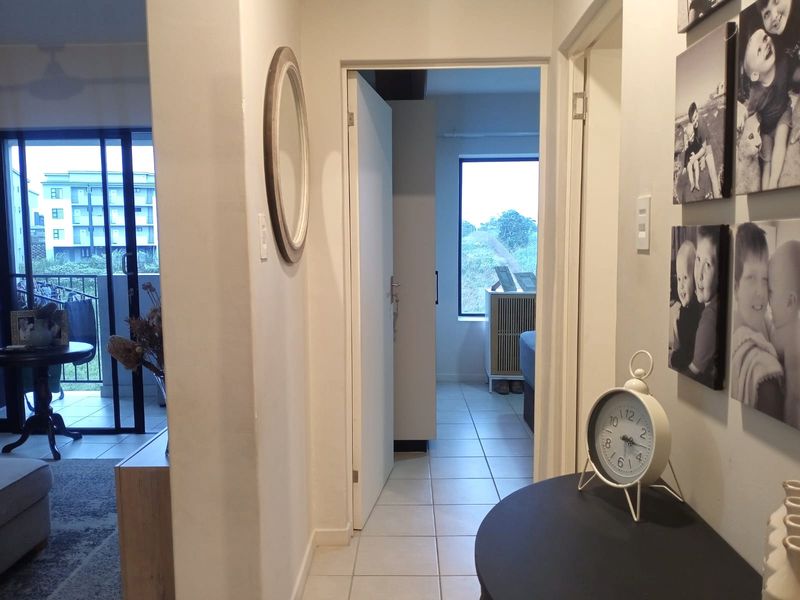 Modern 2-Bedroom Apartment - Photo 9