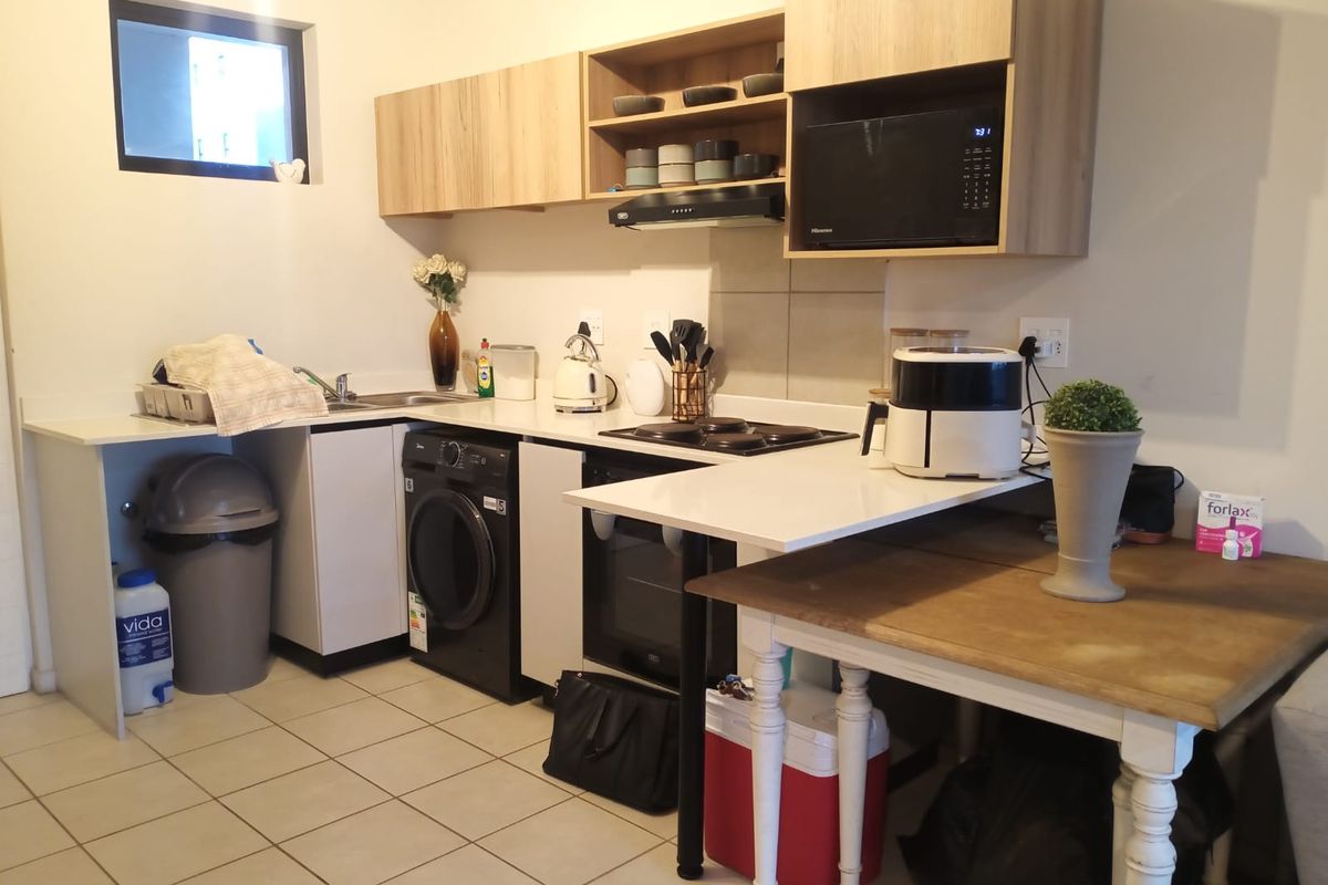 Modern 2-Bedroom Apartment - Photo 5