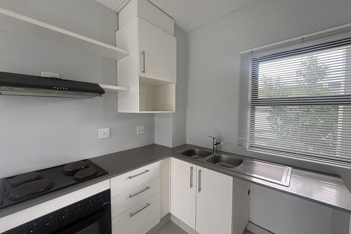 COSY ONE-BEDROOM APARTMENT - Photo 4